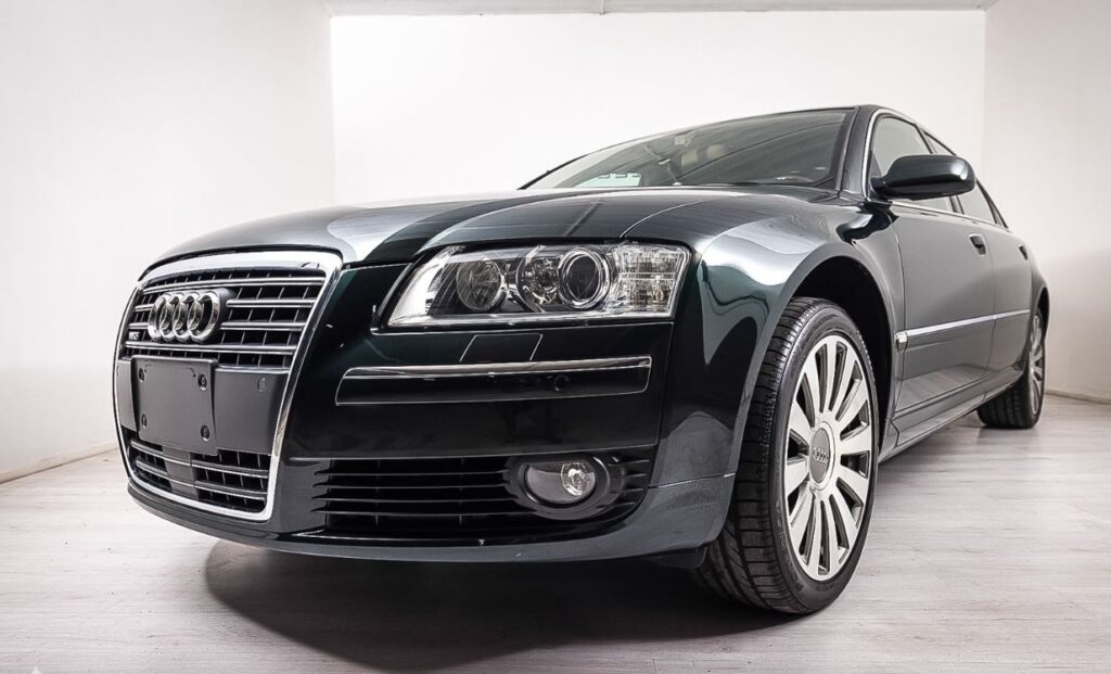 Audi A8 transporteur face avant