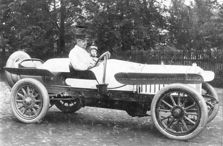 Histoire Audi Auguste Horch dans une Horsh 1908
