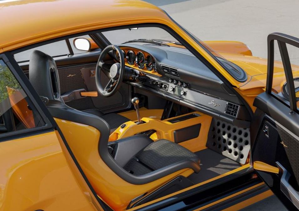 Porsche 964 Singer jaune intérieur