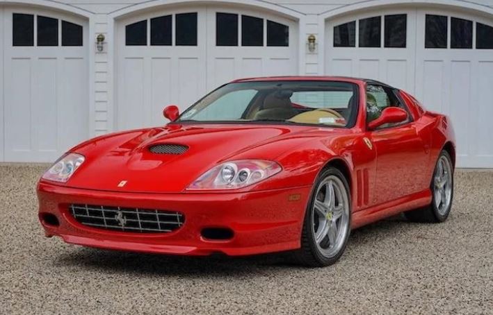 Ferrari 575 Maranello rouge, GT V12 Ferrari emblématique des années 2000