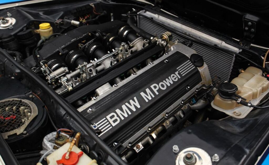 BMW 3.0 CSL Batmobil  moteur