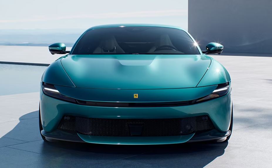 Ferrari Amalfi avant