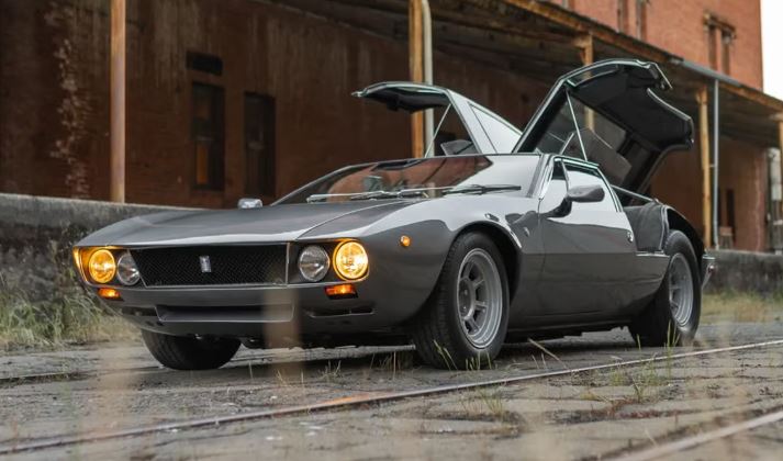 Histoire de De Tomaso Modèle Mangusta coffres ouverts