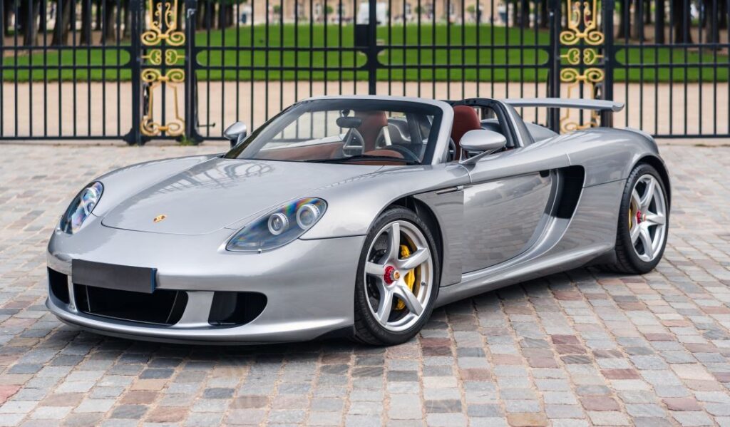 Porsche Carrera GT avant gauche
