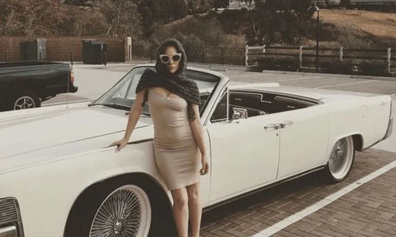 Voitures de Lady Gaga Lincoln Continental 1965