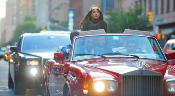 Voitures de Lady Gaga rolls Roye Corniche