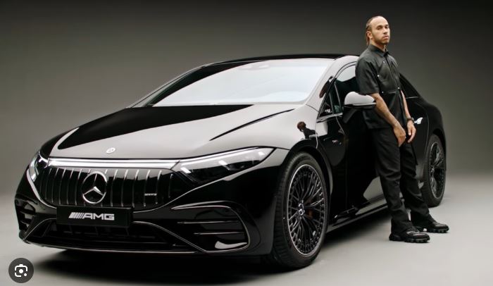 Voitures de Lewis Hamilton ici avec sa Mercedes AMG EQS 53 4Matic