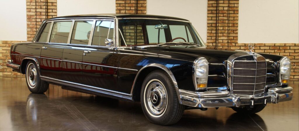 Mercedes 600 Pullman noire