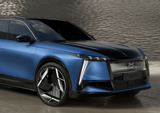 Futur SUV DS7 face avant