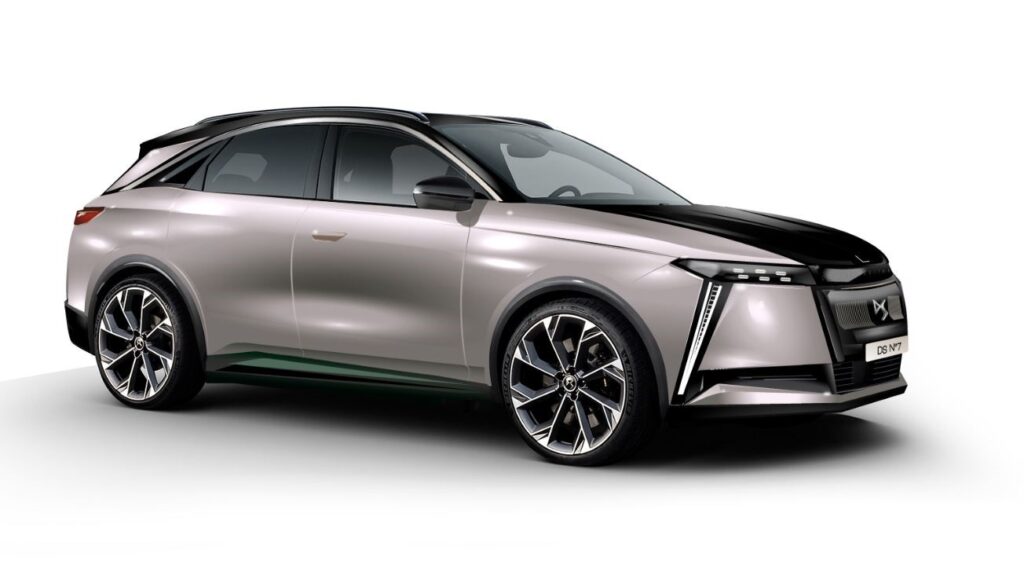 Futur SUV DS7 de coté