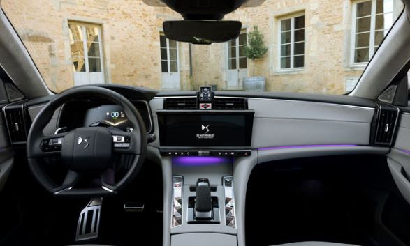 Futur SUV DS7 intérieur DS Iris du DS9