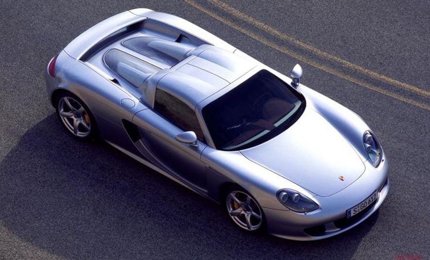 Porsche Carrera GT vue de dessus, supercar extrême et voiture de collection moderne au design radical