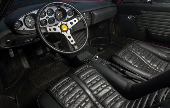 Ferrari Dino 246 GT intérieur