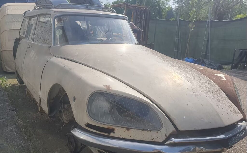 Sorties de grange septembre semaine 36-1 Citroën DS20 1972