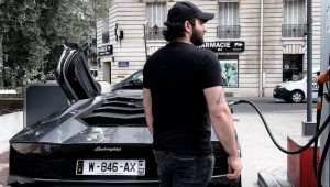 Akram Junior : ses voitures et son succès automobile