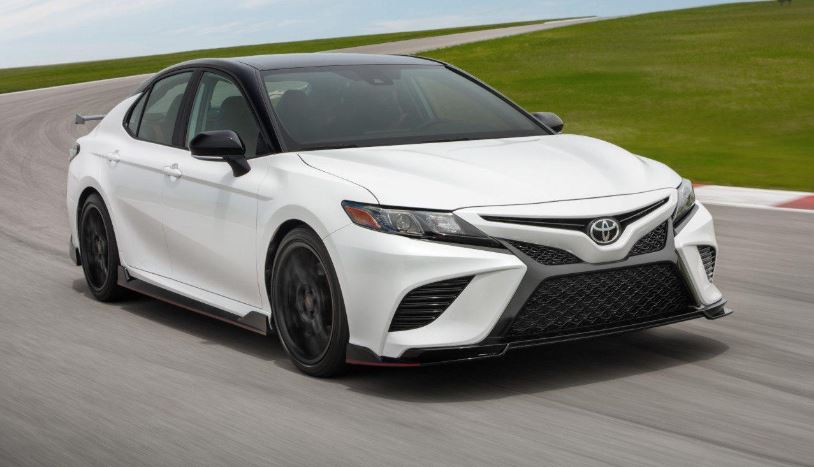 Changer de voiture en 2025 Toyota Camry Hybrid