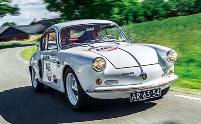 Alpine A106 des années 50 en rallye, première Alpine de Jean Rédélé