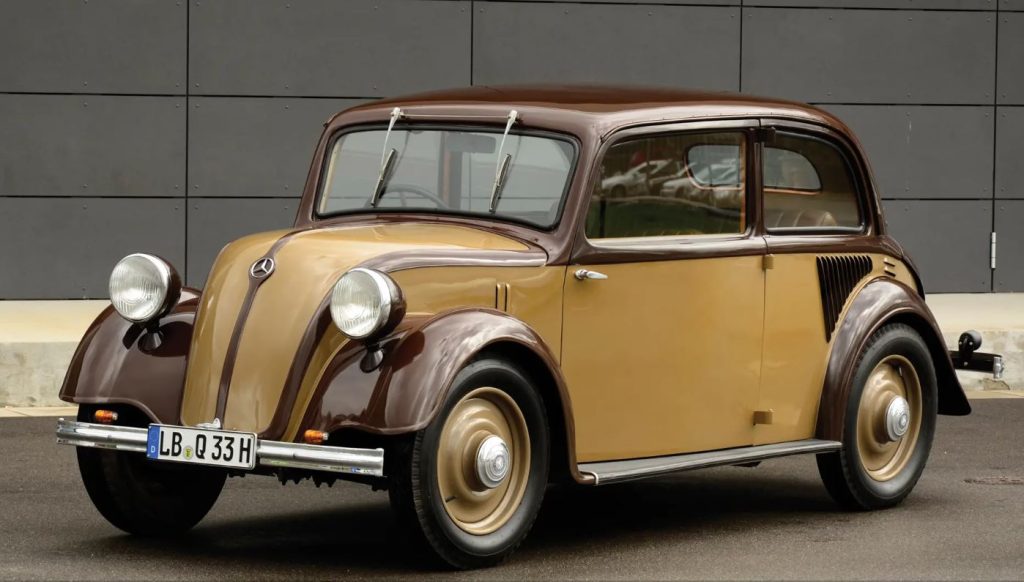 Mercedes moteur arrière modèle 130H avant gauche