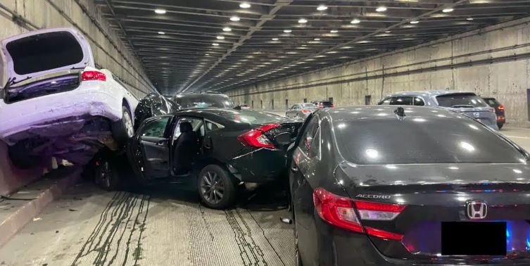 Freinage fantôme carambolage après un freinage fantôme d'une Tesla en mode autopilot