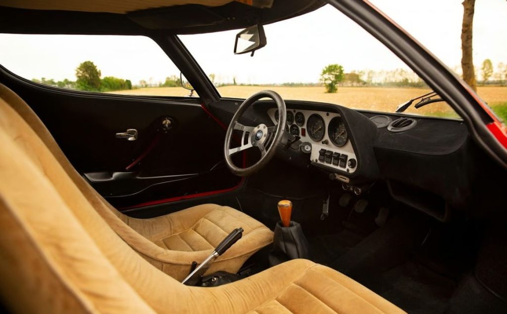 Lancia Stratos Rallye intérieur