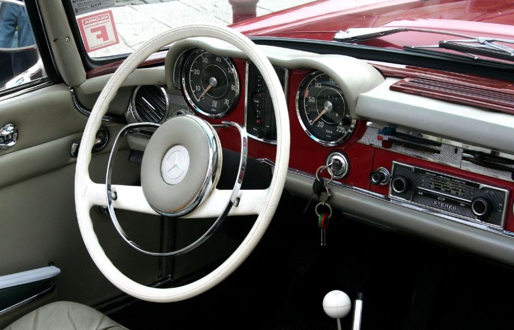 Mercedes Pagode 230 SL intérieur