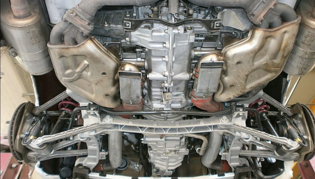Moteur refroidi par air Porsche 911 993 vue de dessous