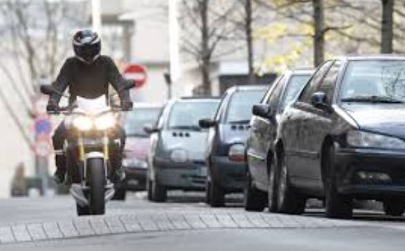 Ralentisseurs en France vrai danger pour les motards
