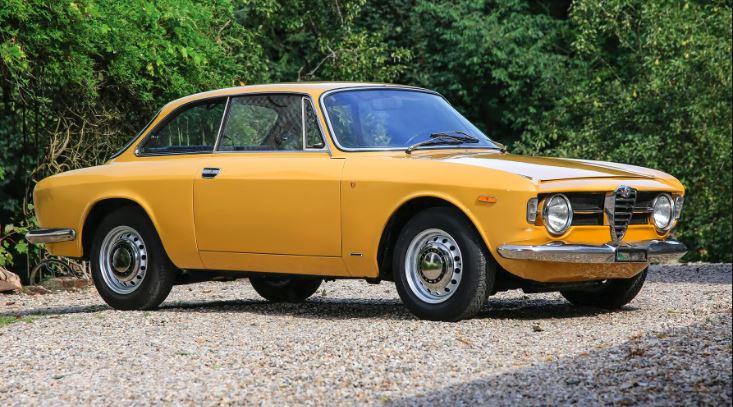 Alfa Romeo Giulia GT Junior jaune