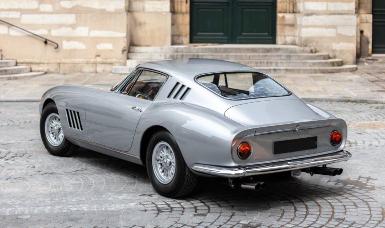 Ferrari 275 GTB classique, illustration pour histoire automobile
