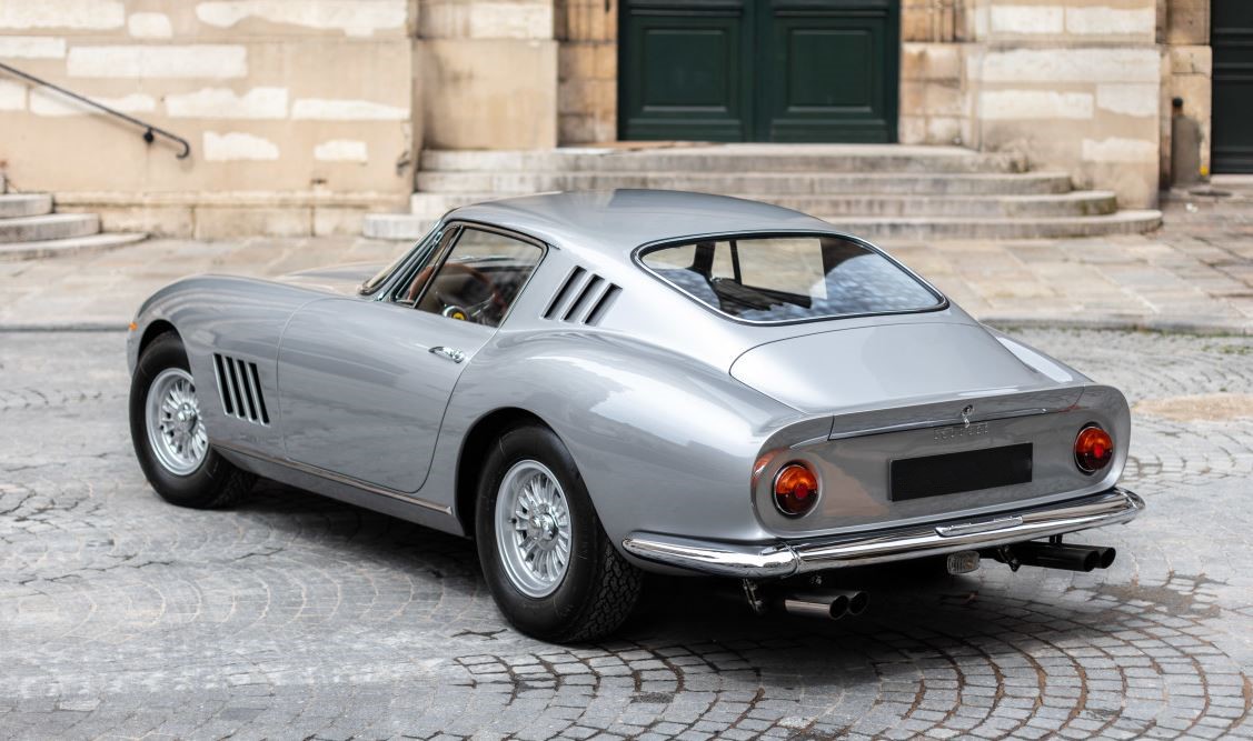 Fiche technique Ferrari 275 GTB (1964-1968)