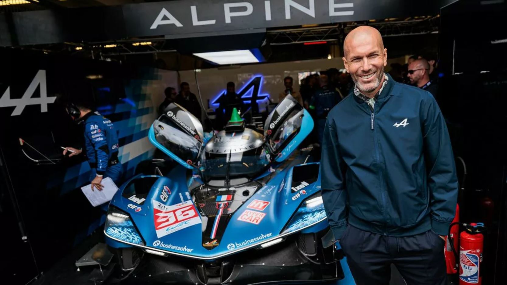 Les voitures de Zinedine Zidane : élégance, discrétion et passion automobile