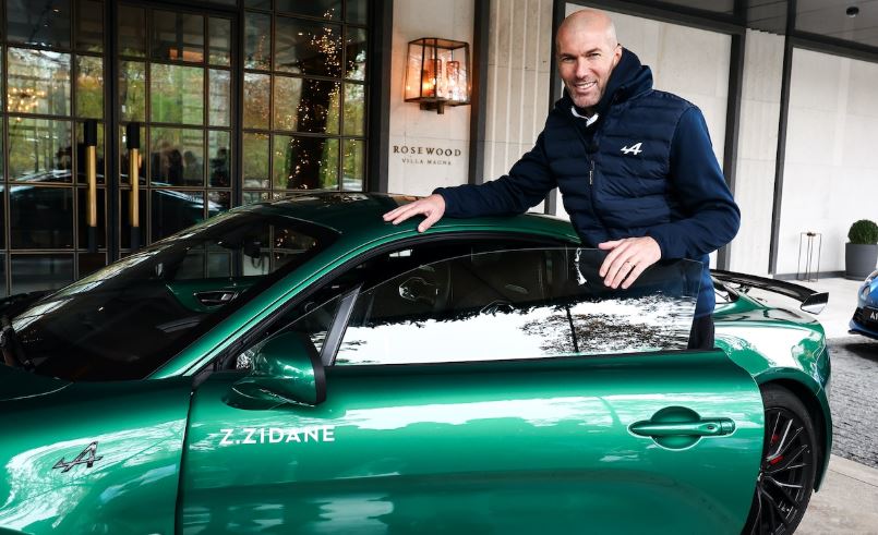 Voitures de Zinedine Zidane Alpine A110 dans le cadre de son partenariat avec la marque