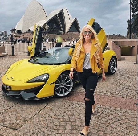 Supercar Blondie présente une McLaren 570S