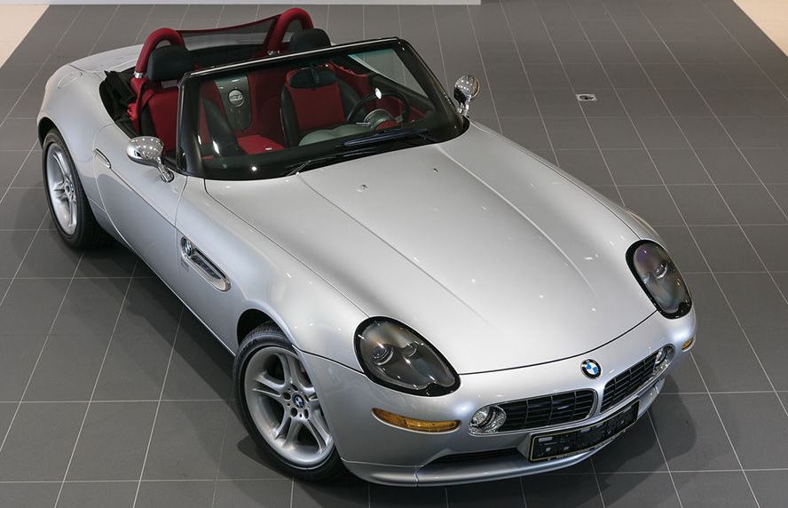 BMW Z8 avant droit vue plongeante