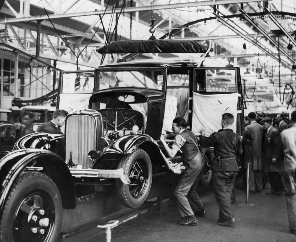 Crise de 1929 automobile . Chaîne de montage années 30