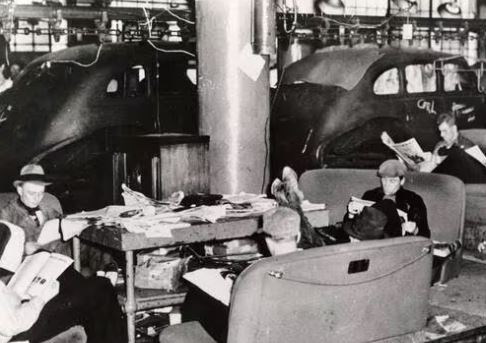 Crise de 1929 automobile . Chaîne de montage à l'arrêt
