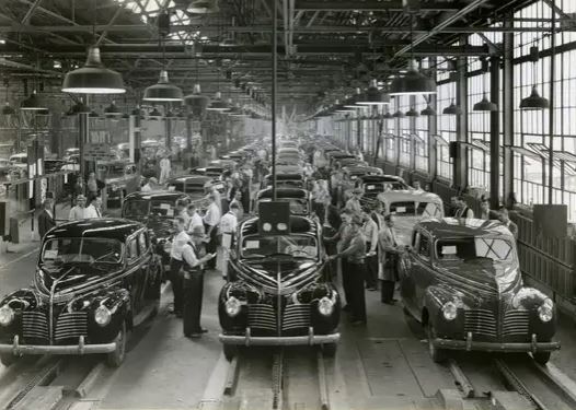 Crise de 1929 automobile . Chaîne de montage Plymouth 1940
