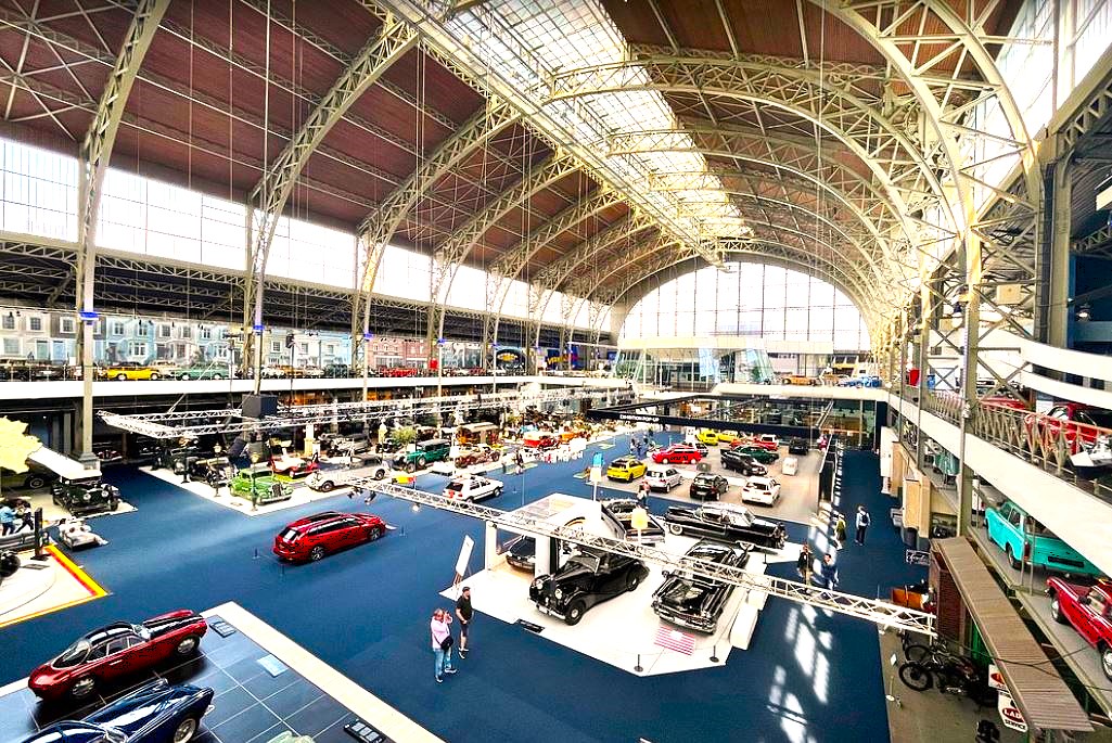 Musée automobile de Bruxelles : quand les voitures deviennent des stars