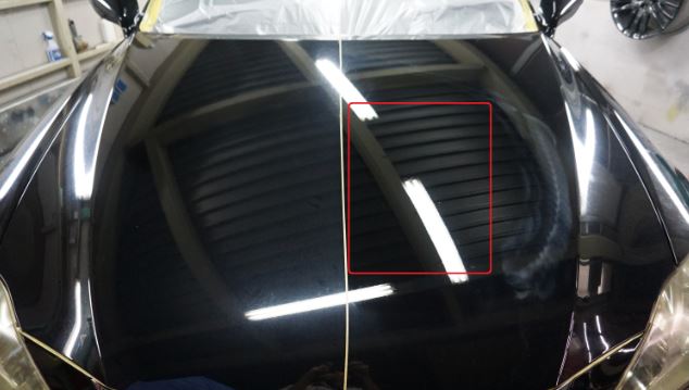 Résultat avant après polish voiture sur peinture brillante