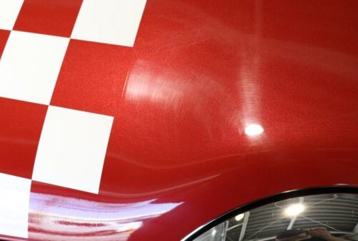 Micro-rayures visibles sur peinture avant polish voiture