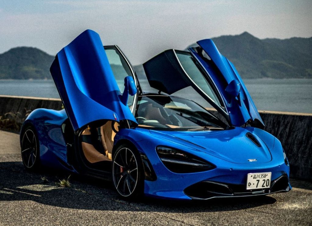 McLaren 720S et ses portes en élytre à ouverture combinée verticale et latérale