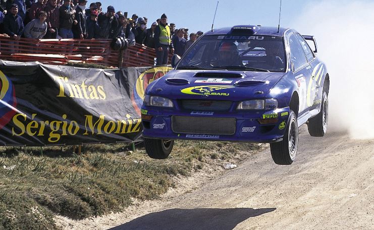 Subaru Impreza WRX STI saut en rallye