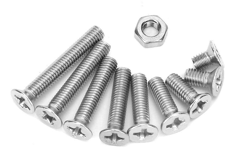 Vis automobiles à tête cruciforme utilisées sur différents assemblages mécaniques