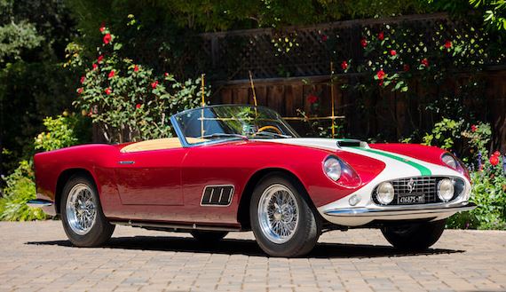 Ferrari 250 GT California cabriolet rouge des années 60