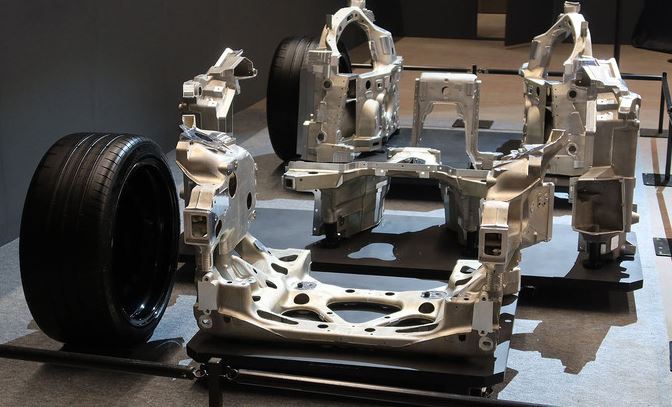 Architecture technique de la Toyota GR GT, pièces de grandes dimensions en fonderie aluminium creuses