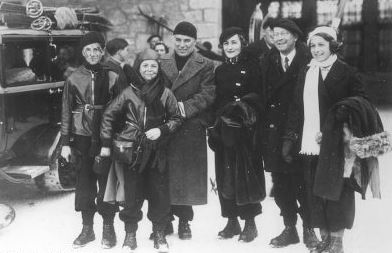 Famille Citroën en vacances avec Charlie Chaplin à Saint-Moritz en janvier 1932