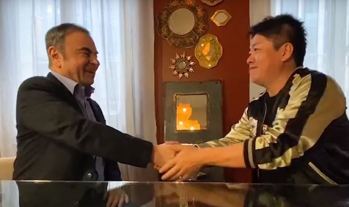 Carlos Ghosn donnant une interview depuis le Liban après son départ du Japon