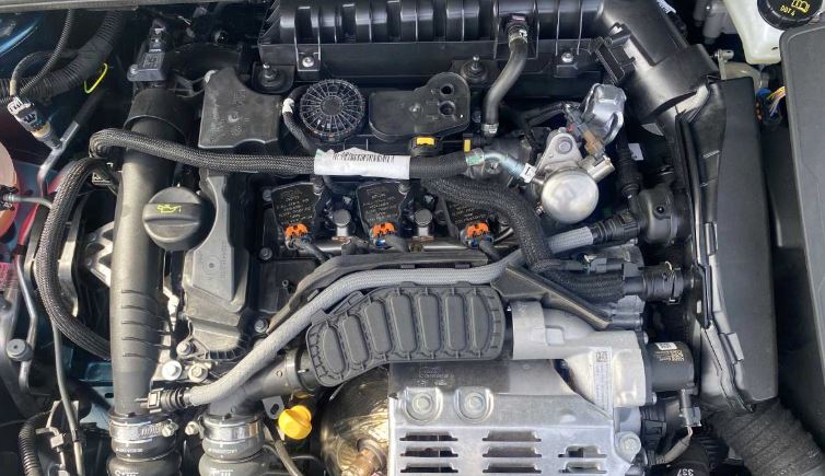 Moteur PureTech 1.2 litre monté sur Alfa Romeo Junior, au cœur des critiques techniques