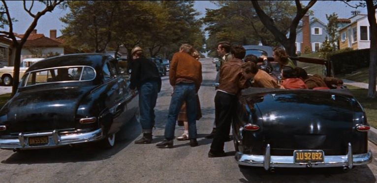 Départ de la course automobile dans La Fureur de vivre, Mercury contre Ford