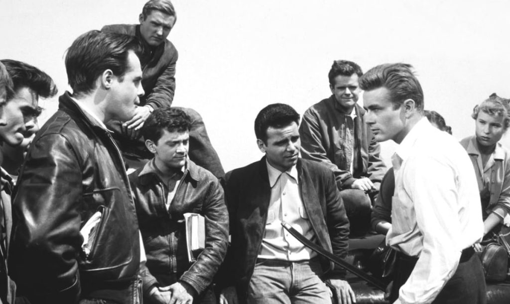 Les adolescents rebelles dans La Fureur de vivre, jeunesse américaine des années 50